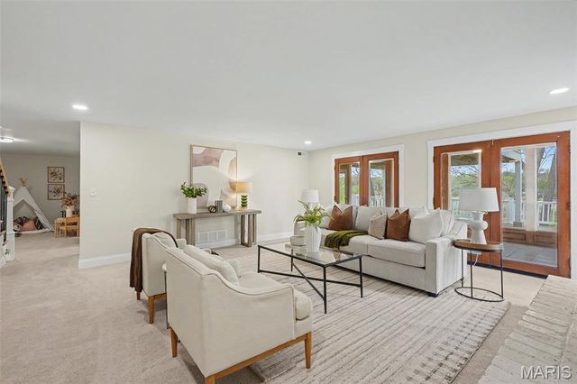 3 Oak Bluff Drive, Lake St Louis, MO 63367