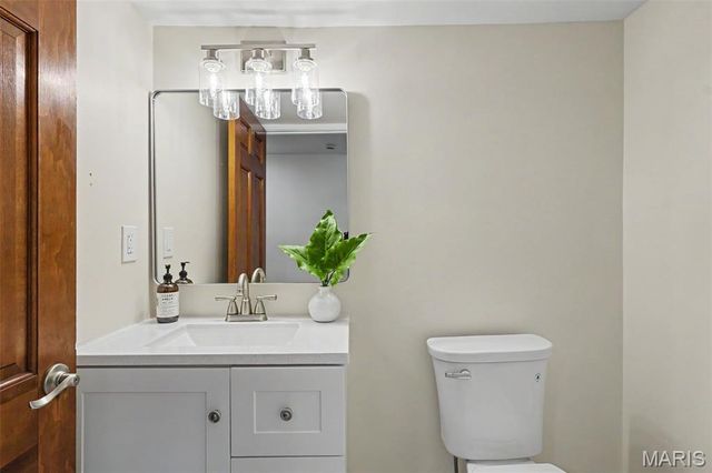 3 Oak Bluff Drive, Lake St Louis, MO 63367