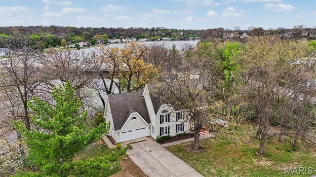 3 Oak Bluff Drive, Lake St Louis, MO 63367