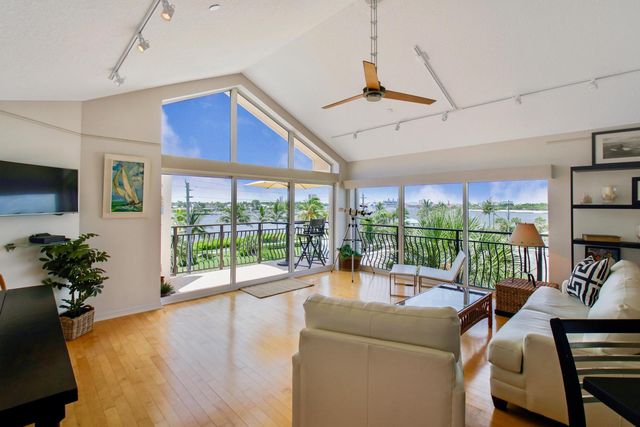 314 Inlet Way 303, Palm Beach Shores, FL 33404