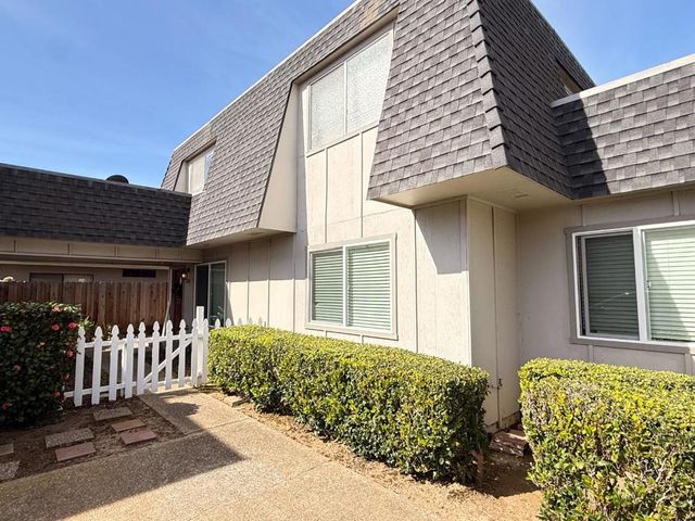 12911 Barkley Drive, Salinas, CA 93906