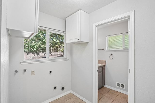 5038 Primrose Dr, Fair Oaks, CA 95628