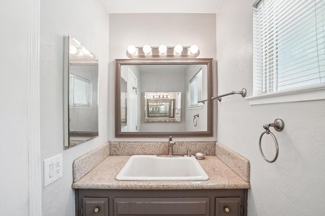 5038 Primrose Dr, Fair Oaks, CA 95628