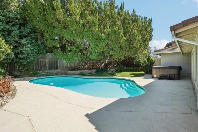 5038 Primrose Dr, Fair Oaks, CA 95628