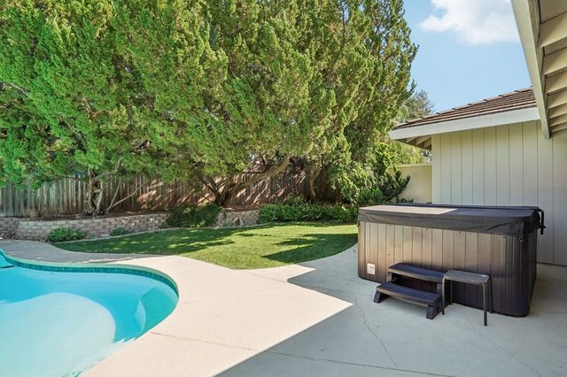 5038 Primrose Dr, Fair Oaks, CA 95628
