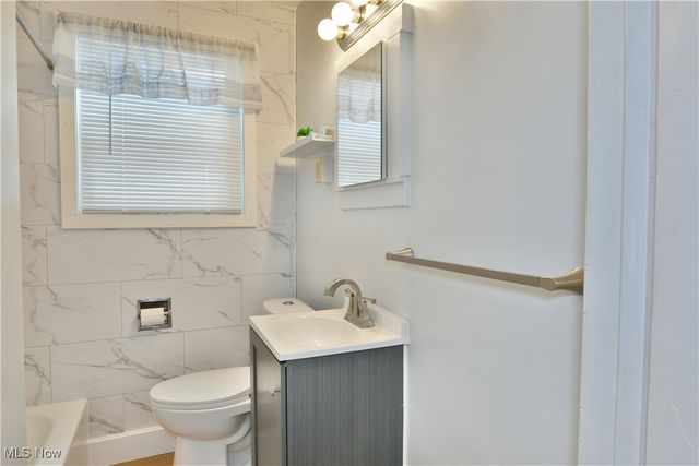 676 Central Parkway Avenue SE, Warren, OH 44484