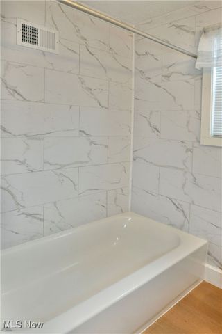 676 Central Parkway Avenue SE, Warren, OH 44484