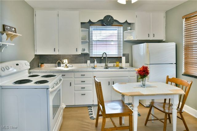 676 Central Parkway Avenue SE, Warren, OH 44484