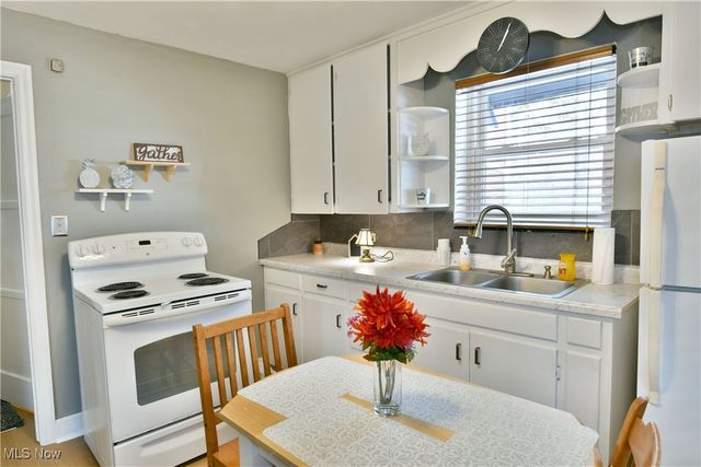 676 Central Parkway Avenue SE, Warren, OH 44484