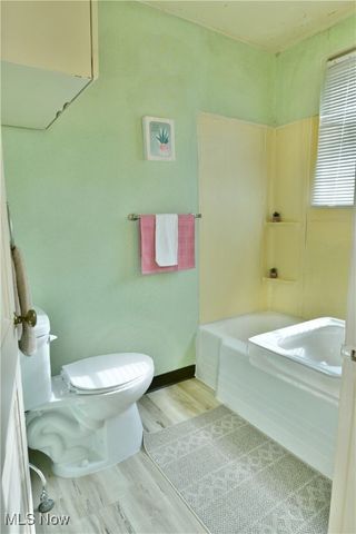 676 Central Parkway Avenue SE, Warren, OH 44484