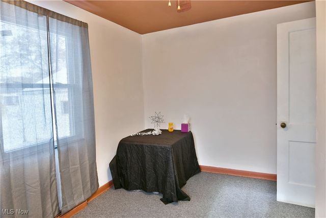 676 Central Parkway Avenue SE, Warren, OH 44484