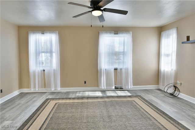 676 Central Parkway Avenue SE, Warren, OH 44484