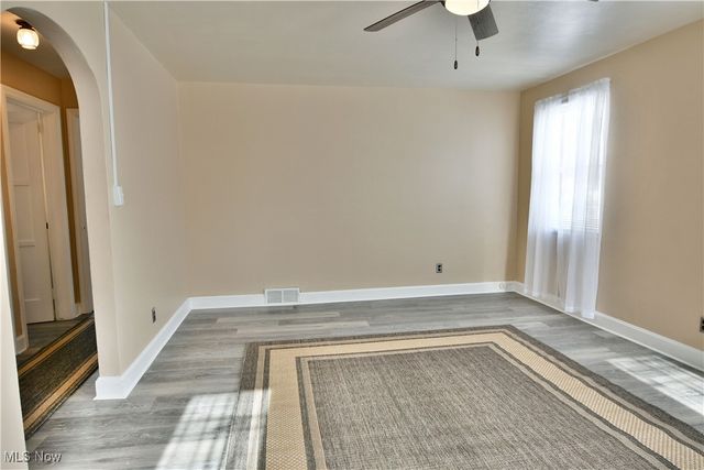 676 Central Parkway Avenue SE, Warren, OH 44484