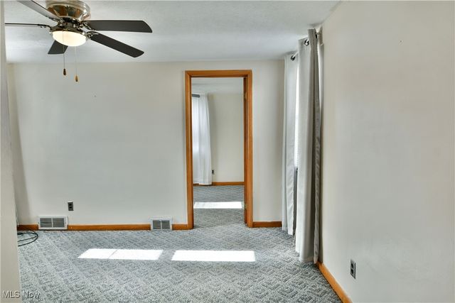 676 Central Parkway Avenue SE, Warren, OH 44484