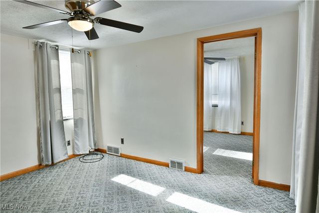 676 Central Parkway Avenue SE, Warren, OH 44484