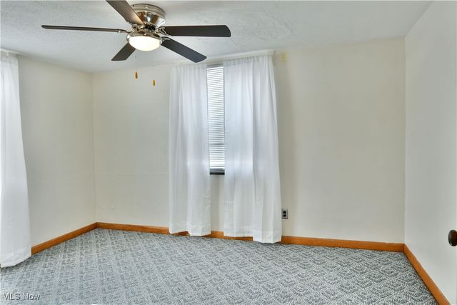 676 Central Parkway Avenue SE, Warren, OH 44484