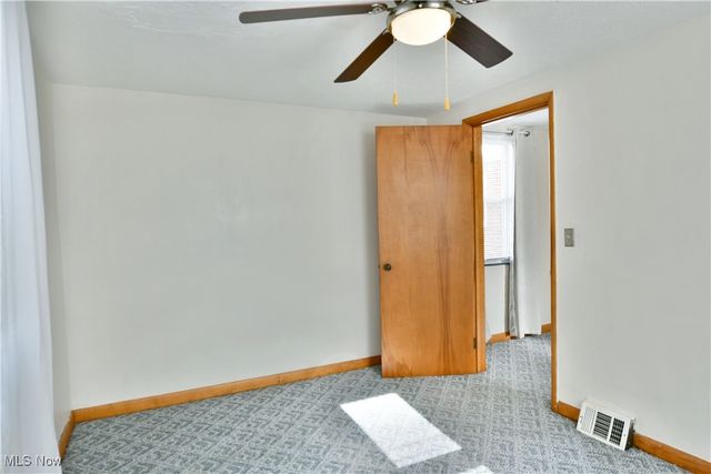 676 Central Parkway Avenue SE, Warren, OH 44484