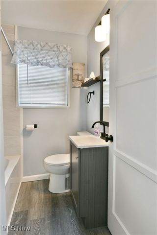 676 Central Parkway Avenue SE, Warren, OH 44484