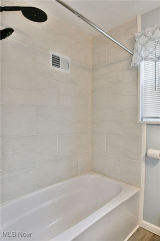 676 Central Parkway Avenue SE, Warren, OH 44484