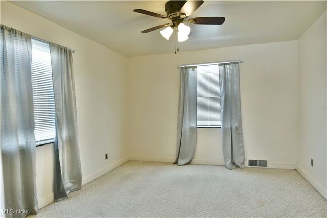 676 Central Parkway Avenue SE, Warren, OH 44484