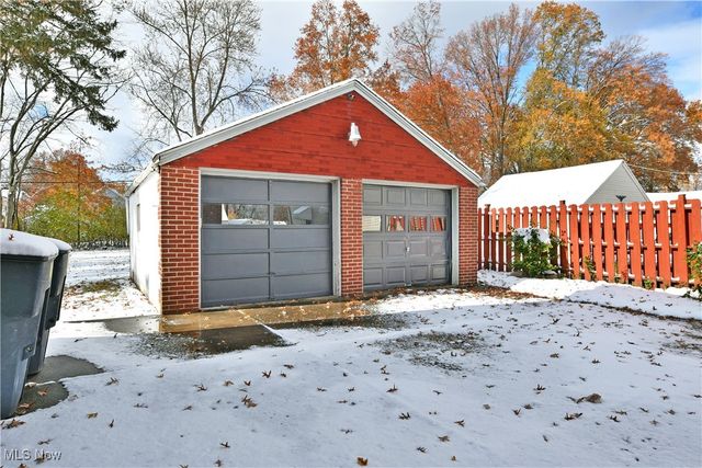 676 Central Parkway Avenue SE, Warren, OH 44484