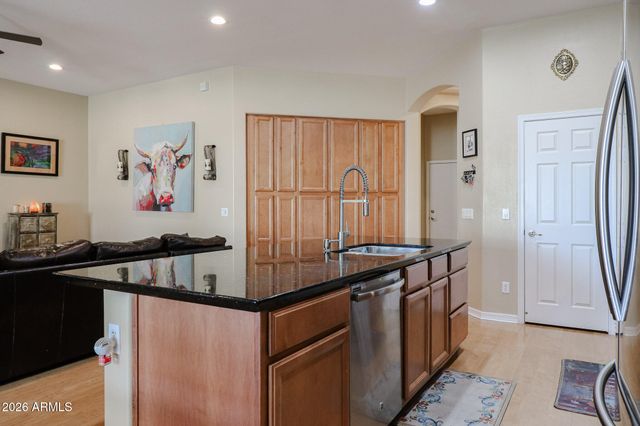 9409 S 43RD Drive, Laveen, AZ 85339