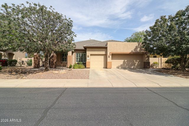 9409 S 43RD Drive, Laveen, AZ 85339