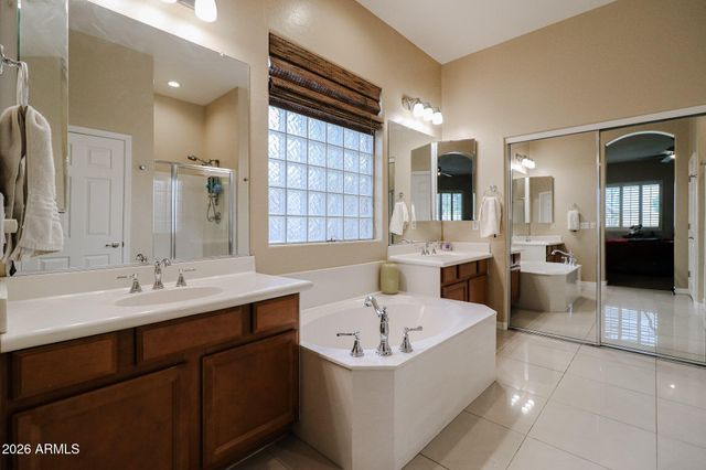 9409 S 43RD Drive, Laveen, AZ 85339