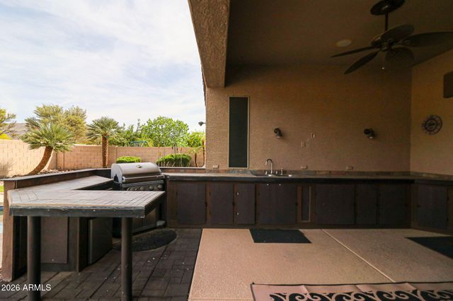 9409 S 43RD Drive, Laveen, AZ 85339