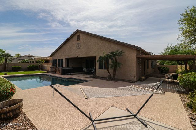 9409 S 43RD Drive, Laveen, AZ 85339