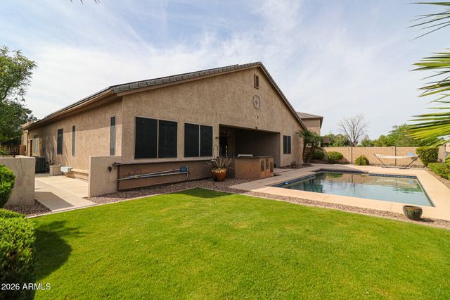 9409 S 43RD Drive, Laveen, AZ 85339