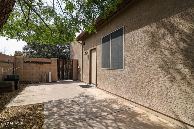 9409 S 43RD Drive, Laveen, AZ 85339