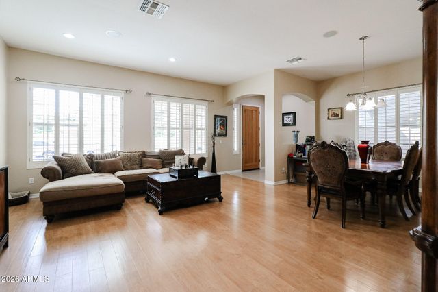 9409 S 43RD Drive, Laveen, AZ 85339