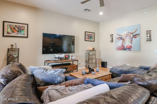 9409 S 43RD Drive, Laveen, AZ 85339