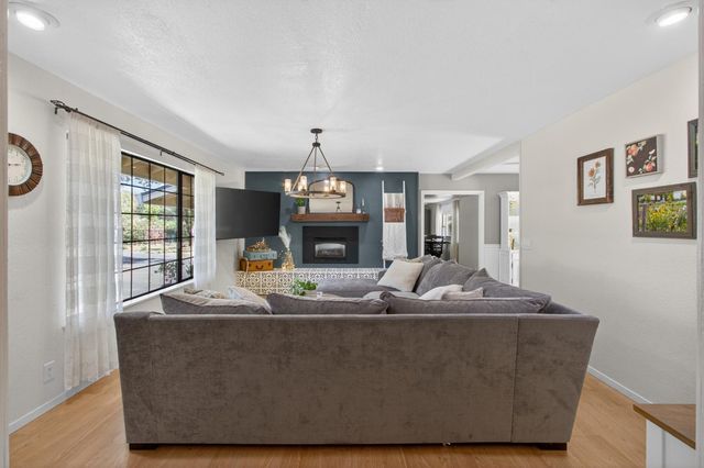 7060 Calcite Dr, El Dorado, CA 95623