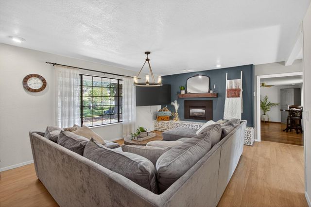7060 Calcite Dr, El Dorado, CA 95623