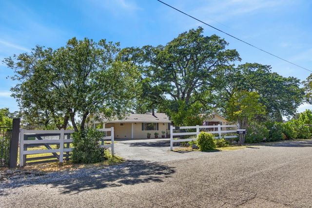 7060 Calcite Dr, El Dorado, CA 95623