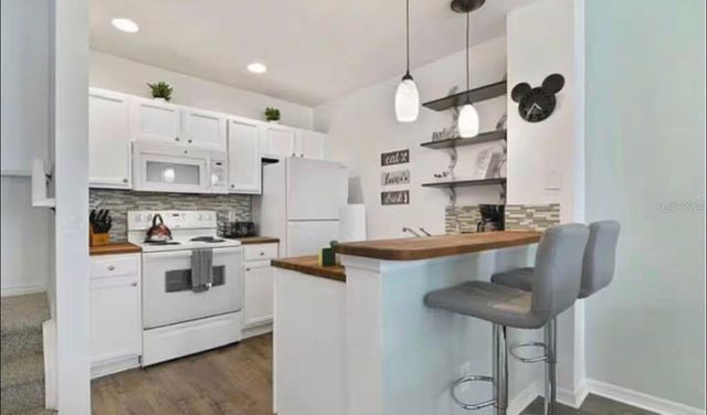 4560 E YELLOWGOLD ROAD APT 105, Kissimmee, FL 34746