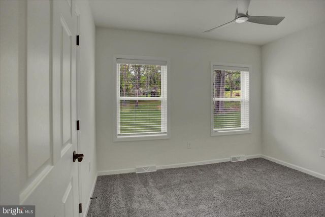 2 MAXINE TRL, Fairfield, PA 17320