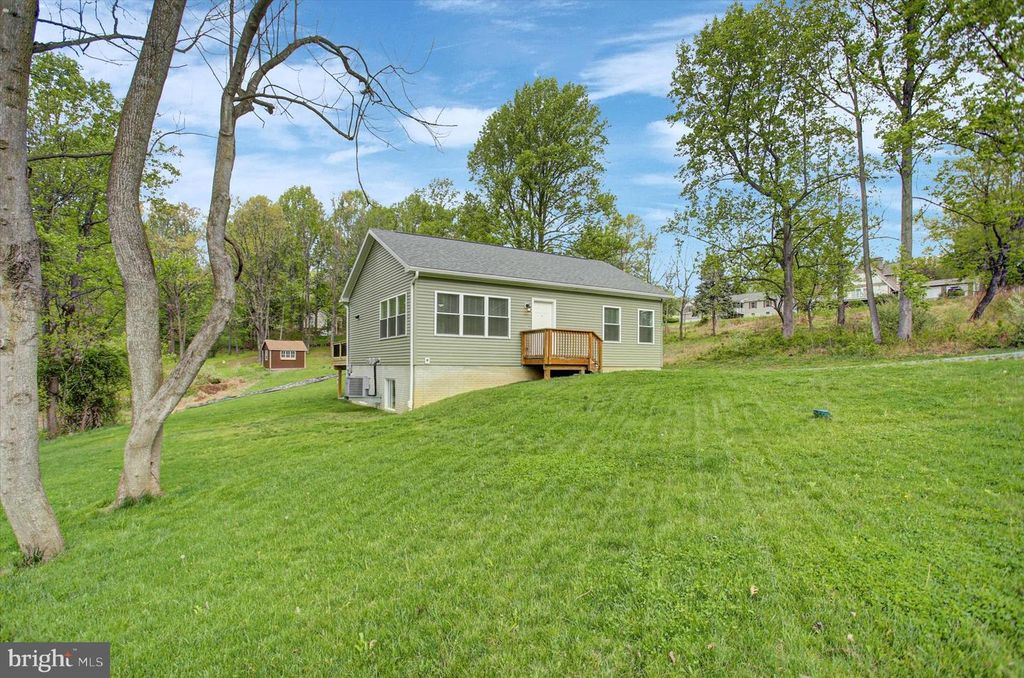 2 MAXINE TRL, Fairfield, PA 17320