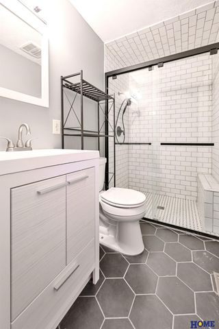 800 E Sanborn Drive, Lincoln, NE 68505