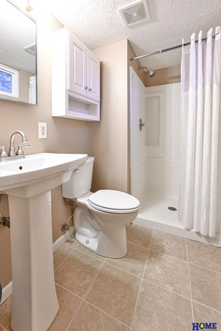 800 E Sanborn Drive, Lincoln, NE 68505