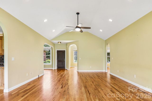 28 Tudor Crescent Court, Hendersonville, NC 28739