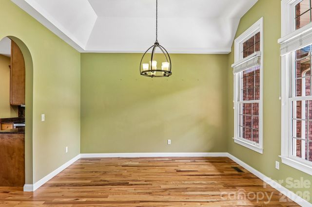 28 Tudor Crescent Court, Hendersonville, NC 28739