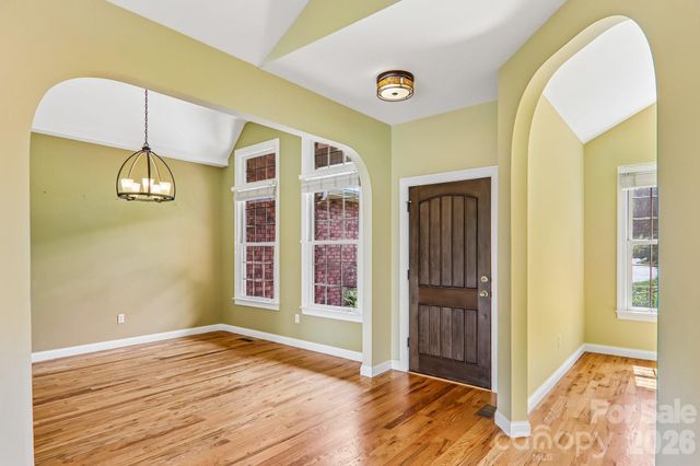 28 Tudor Crescent Court, Hendersonville, NC 28739