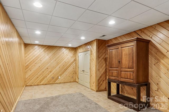 28 Tudor Crescent Court, Hendersonville, NC 28739
