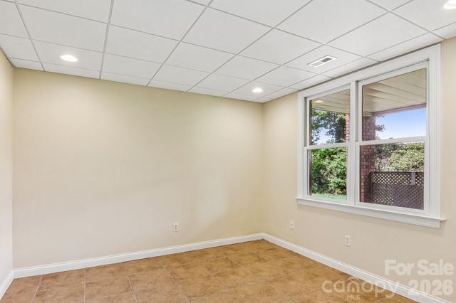 28 Tudor Crescent Court, Hendersonville, NC 28739