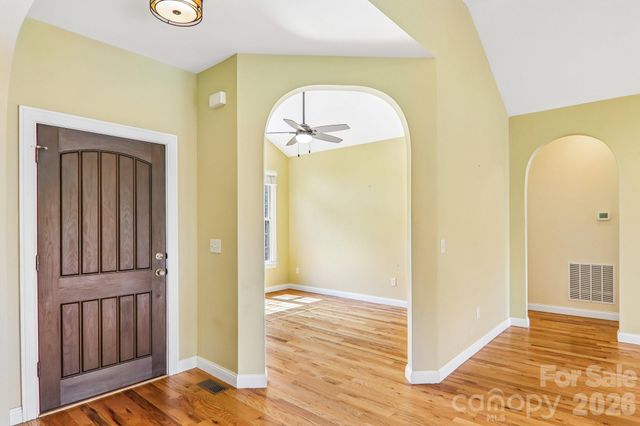28 Tudor Crescent Court, Hendersonville, NC 28739