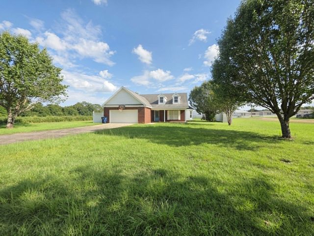 1601 Johnny Murphy Road, Dothan, AL 36301