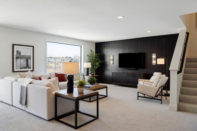 707 Ensconced Way, Chaska, MN 55318